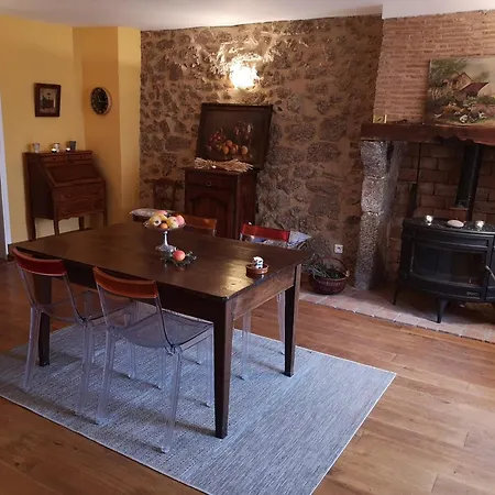 ゲストハウス Les Ombelles Saint-Estephe (Dordogne)